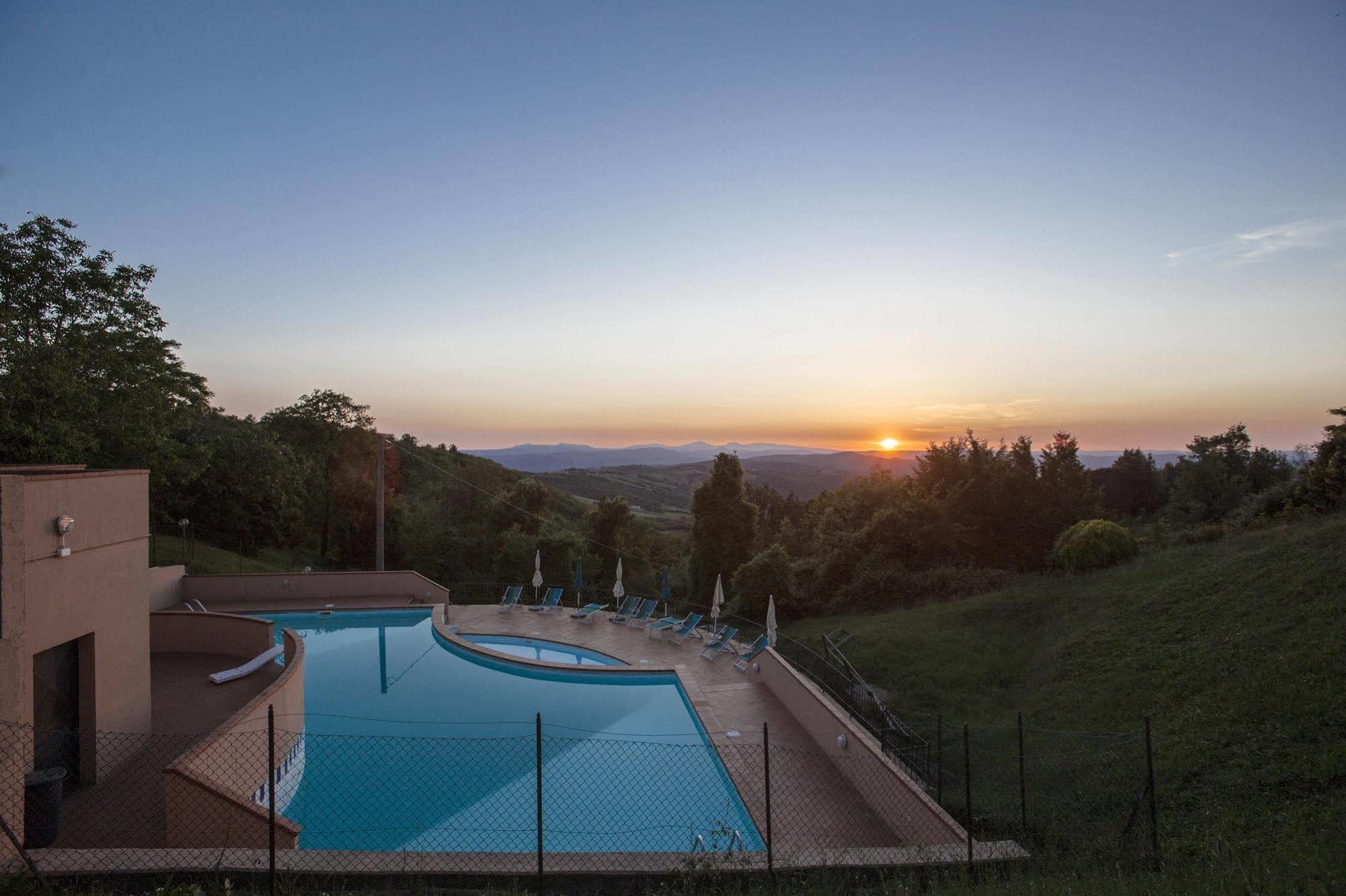 Hotel Ristorante Al Brunello Di Montalcino Exterior photo